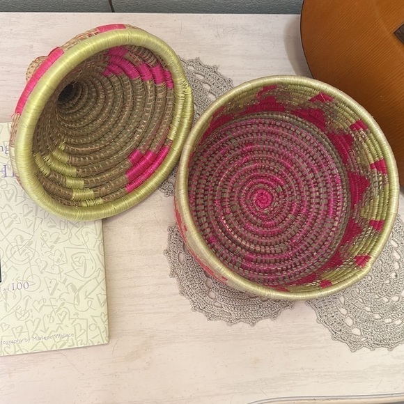 Handmade bohemian chic basket chartreuse green pink - Picture 2 of 4